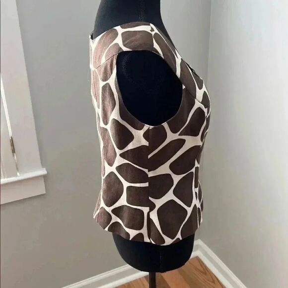 Carlisle Brown and white spot scoop neck sleeveless top - Picture 11 of 11